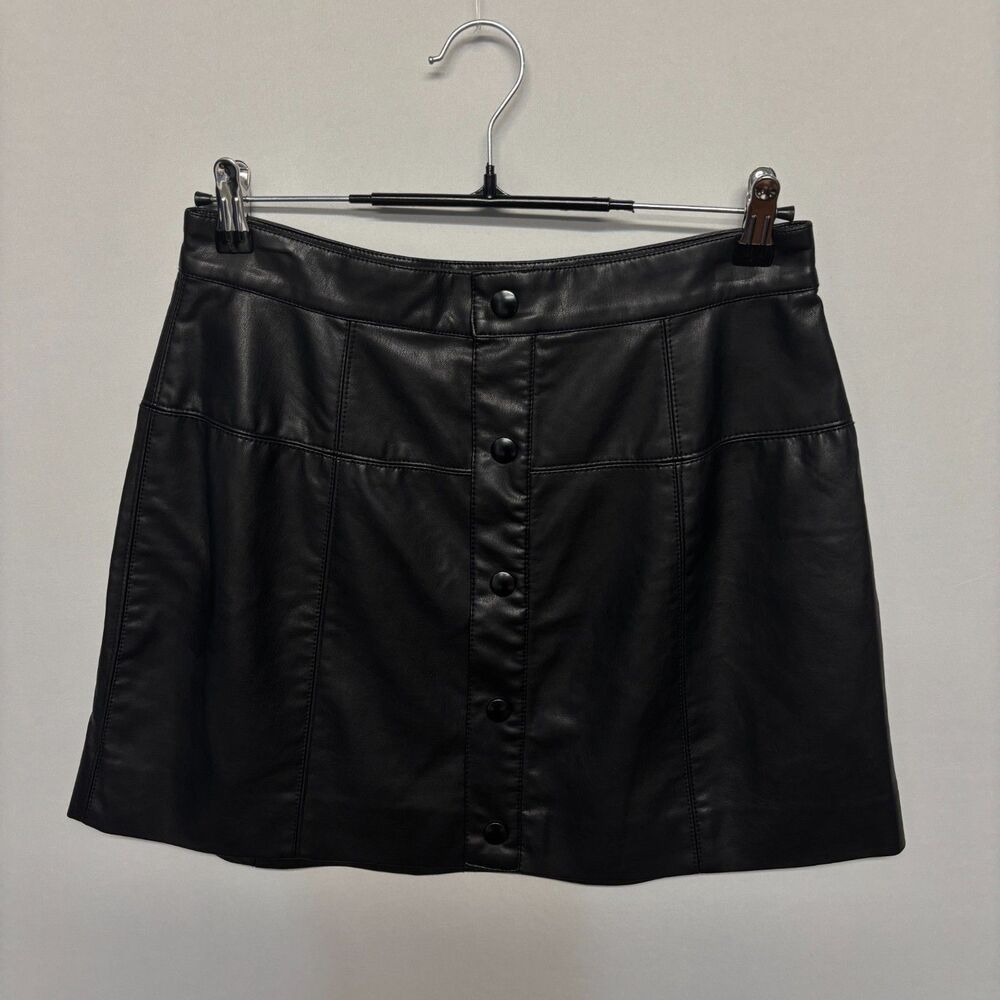 NWT Free People Women Faux Vegan Leather Mini Skirt Size 8 Black D133 -17